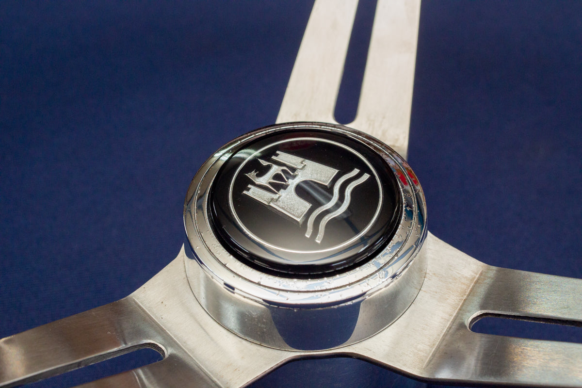 ヤナセ GTウッドステアリングホイール – GARAGE VINTAGE