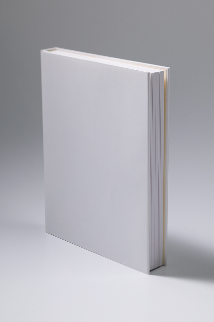 CLAMP展公式画集『COLOR』 豪華版の発売方法などが発表 | clamp-net.com