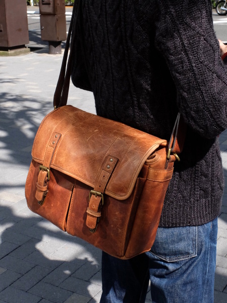 名作カメラバッグ ONA ワックスキャンバス レザー メッセンジャー