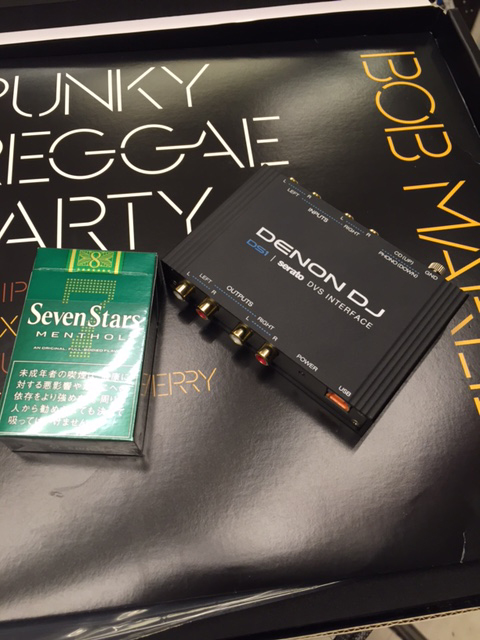 リュックが軽くなる！？ コンパクト筐体のDVS、 DENON DJ「DS1」発売へ