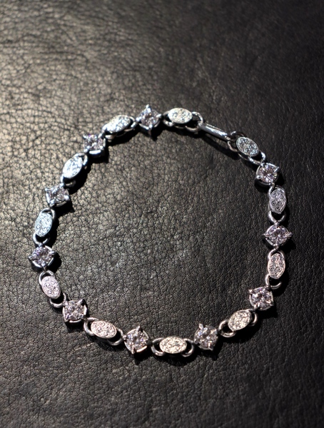 ANTIDOTE BUYERS CLUB 「 Engraved Cutstone Link Bracelet