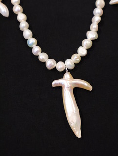 COOTIE 「Distortion Cross Pearl Necklace (Type-2)」 パール ネックレス