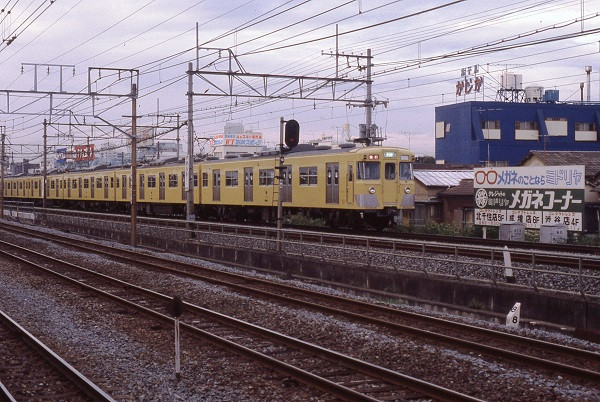 4扉車 西武2000系 1 その登場の頃: B767-281のブログ