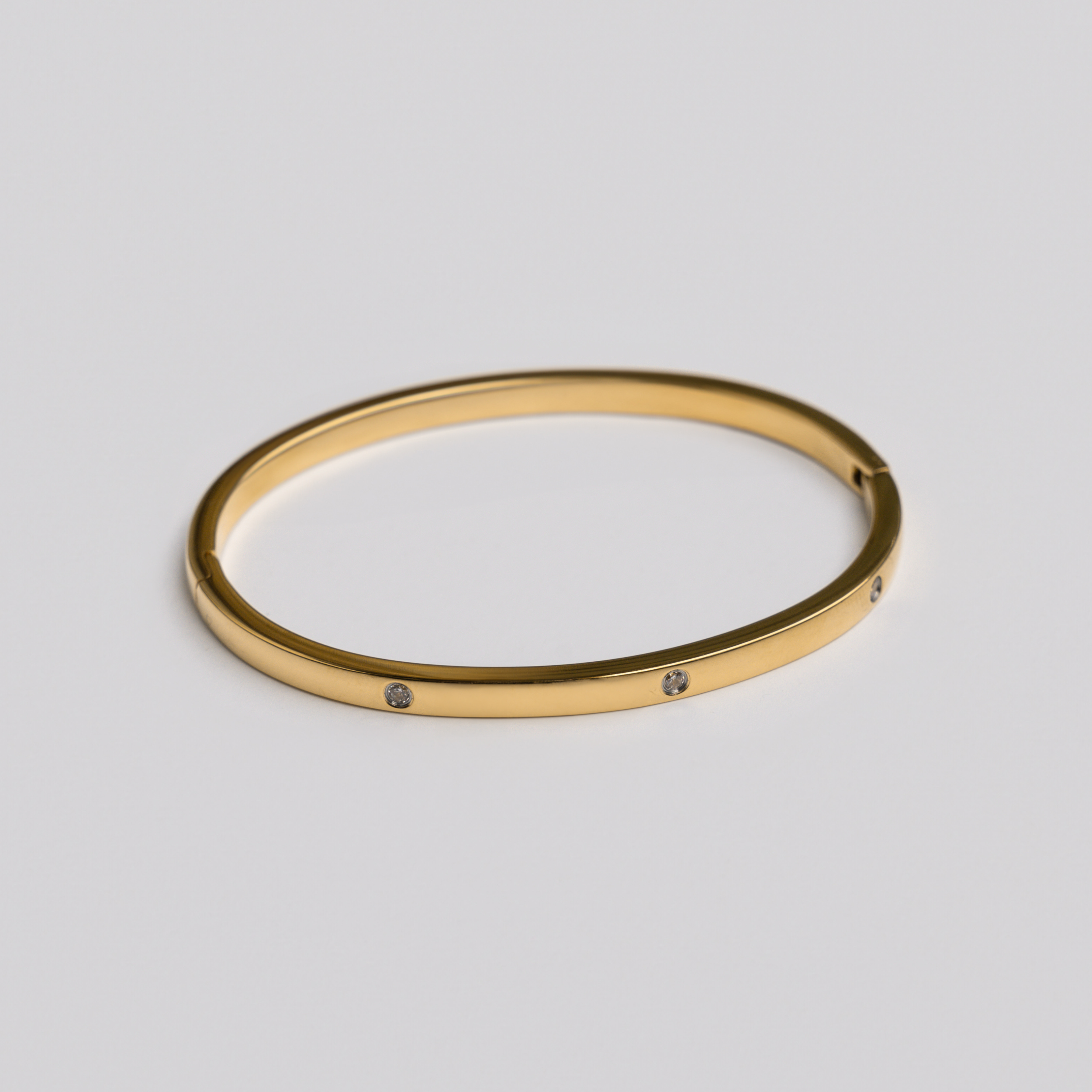 Chloé Bracelet - Gold Bangle – La Musa Jewellery