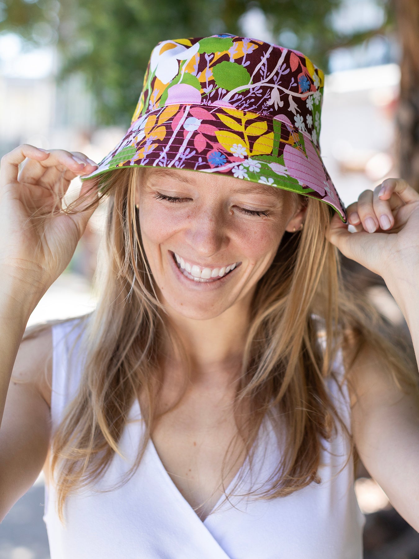 berta-bucket-hat-meadow-flower