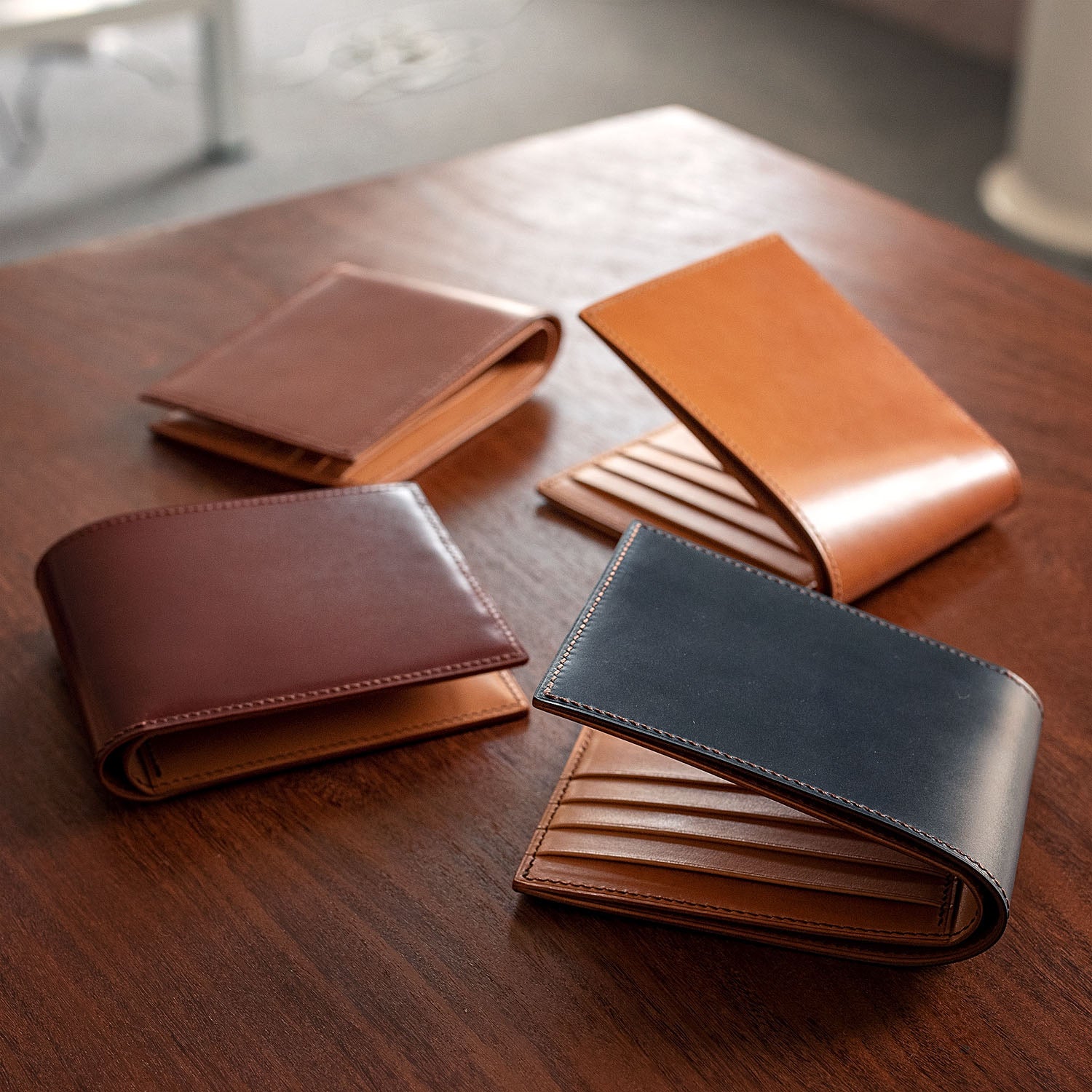 Custom Handcrafted Classic Leather Bifold Wallet | Italian