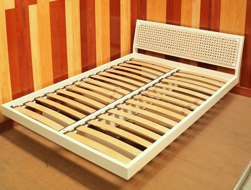 Cassina ixc.（カッシーナ・イクスシー）ベッドフレ ｜ LOOP OUTLET STORE