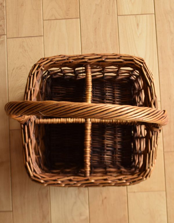 イギリスアンティークの仕切り付バスケット アンティークパニエ（カゴ