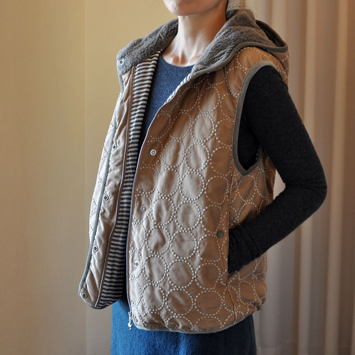 ミナペルホネンtambourineダウンベストbeige | Lin total fashion