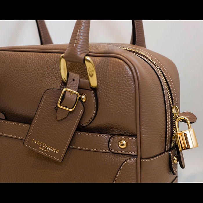 J&M Davidson（J＆Mデヴィッドソン）MINI MIA #71BROWNIE | Lin total