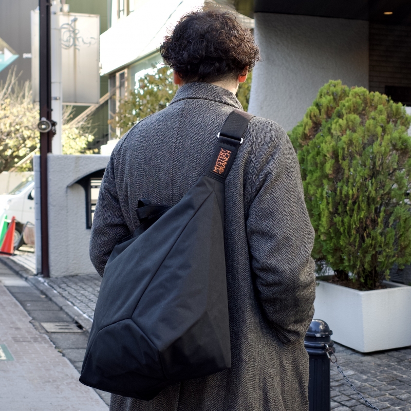 日常から小旅行までをカバーするショルダートート、BINDLE【MYSTERY