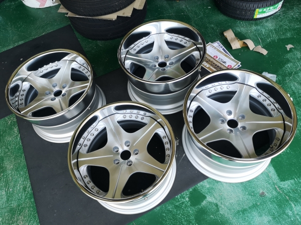 SUPERSTAR レオンハルト オルデンCV 19インチホイール 入荷～♪ | カー