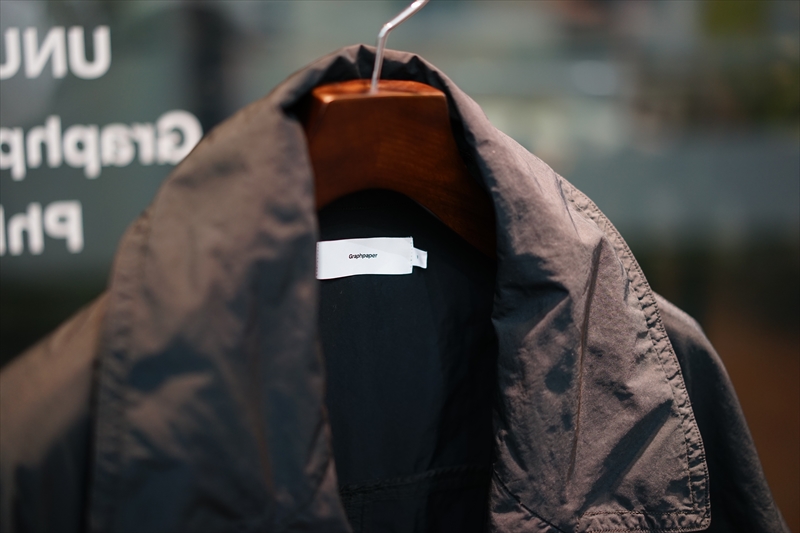 1年を通じて活躍する機会の多いライトコート。Graphpaper(グラフ