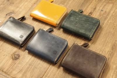 Circus of Happinessの英国産ブライドルレザー・ミニL字ウォレットの