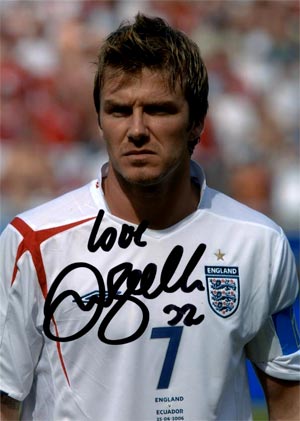 ○デビッド・ベッカム直筆サイン入りフォト | サッカーグッズ鑑定士大