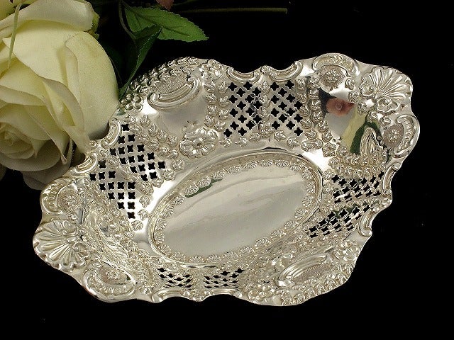 純銀のボンボンディッシュ | ロンドン発 アンティークシルバーと