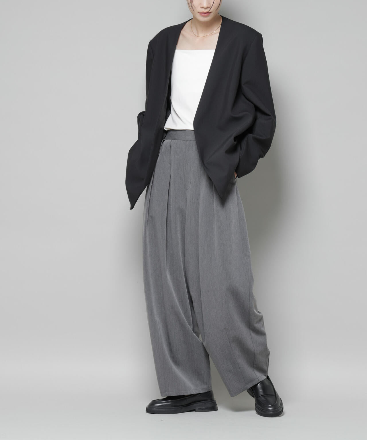 インタック コクーン パンツ