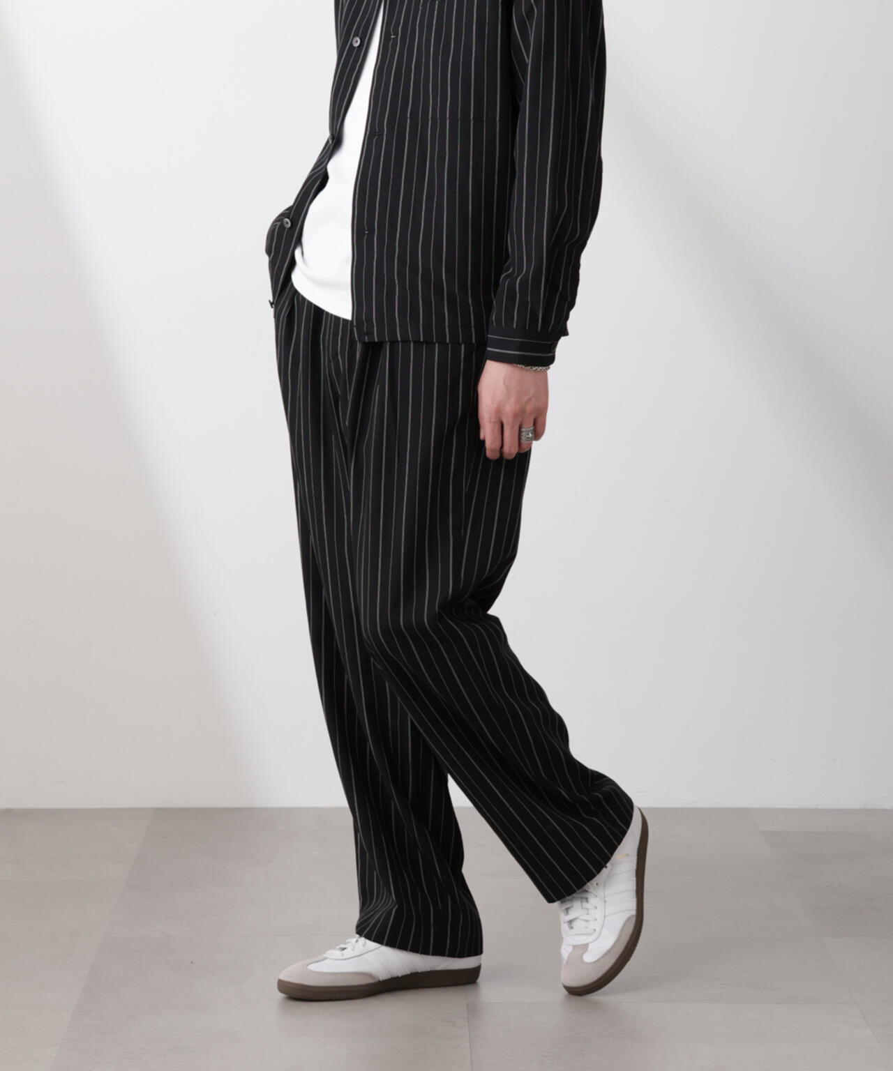 リネン ブレンド ピンストライプ 1タック イージーパンツ