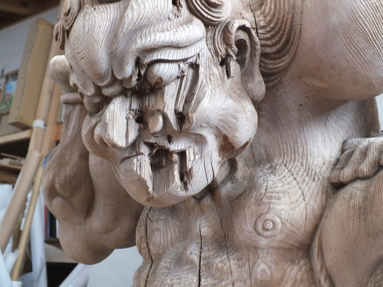 立川流彫刻力人の修復 - 株式会社天峰建設