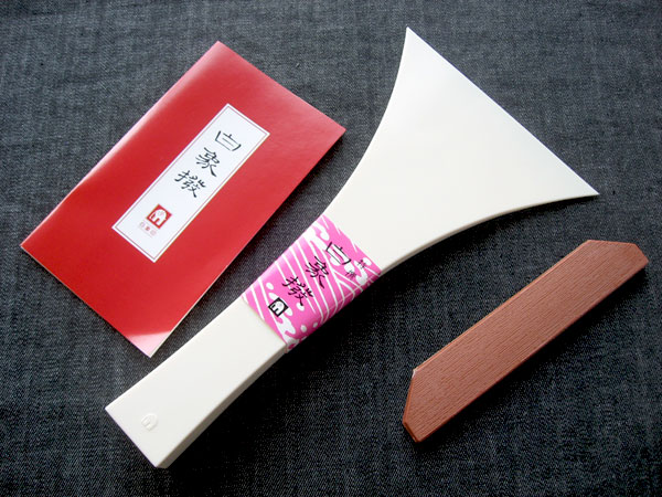 和楽器 ＞ 三味線 付属品 小物 ＞ 白象 長唄三味線撥(バチ) 練習用