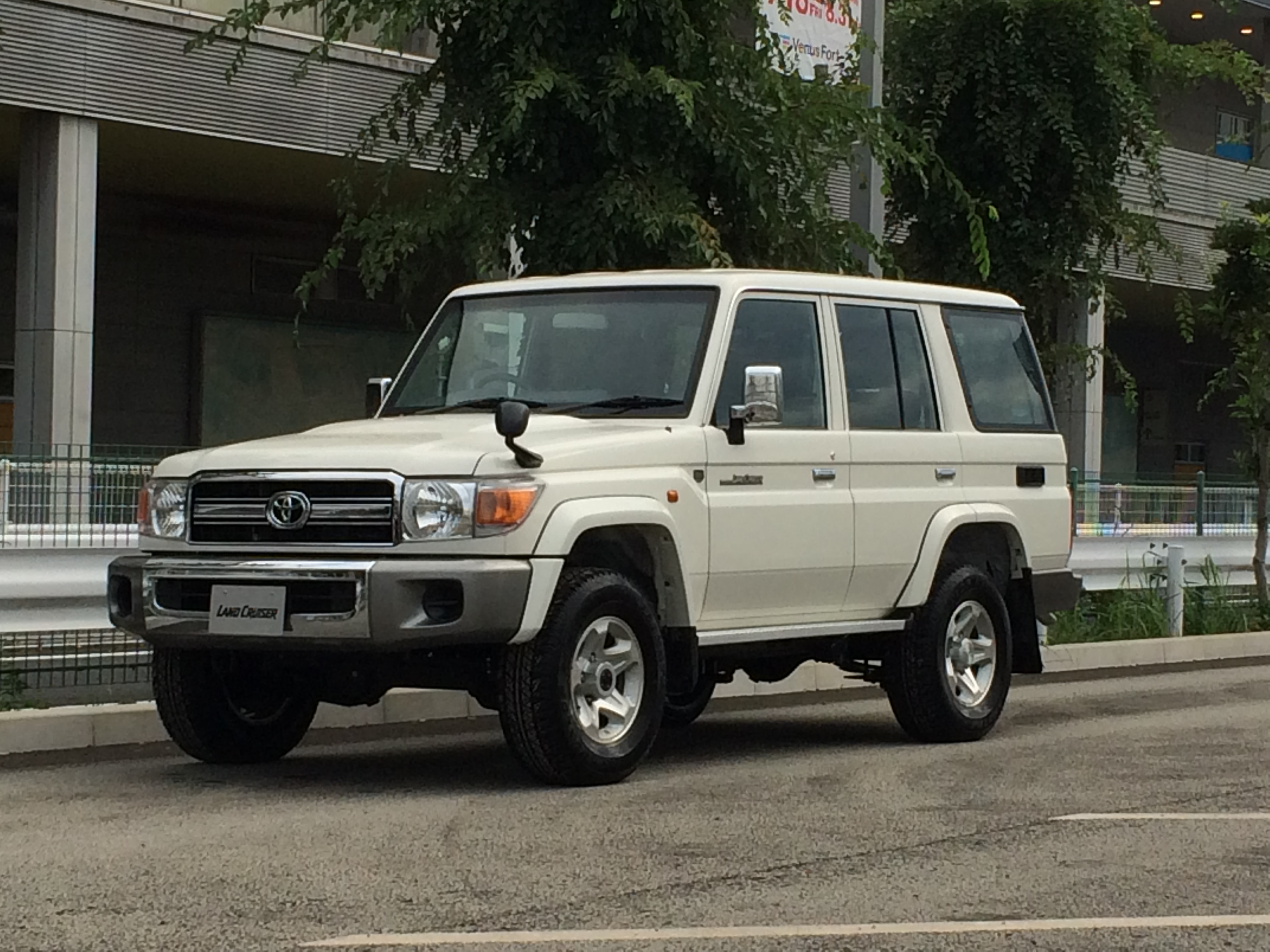 ランクル70復活記念イベント、大盛況!! | 4x4magazine.co.jp