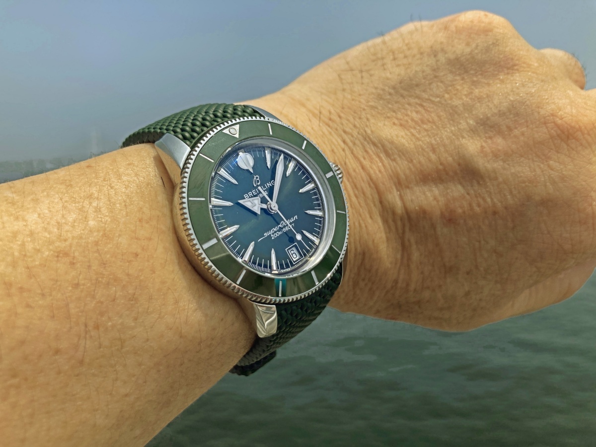 ブライトリングの〝シティダイバー〟。「スーパーオーシャン