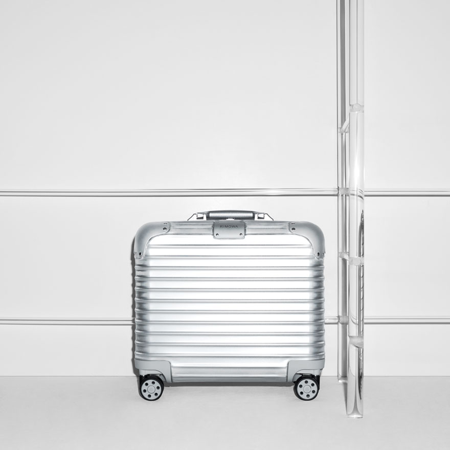 リモワの代表作、アルミニウム製ビジネストラベラーの新作「リモワ