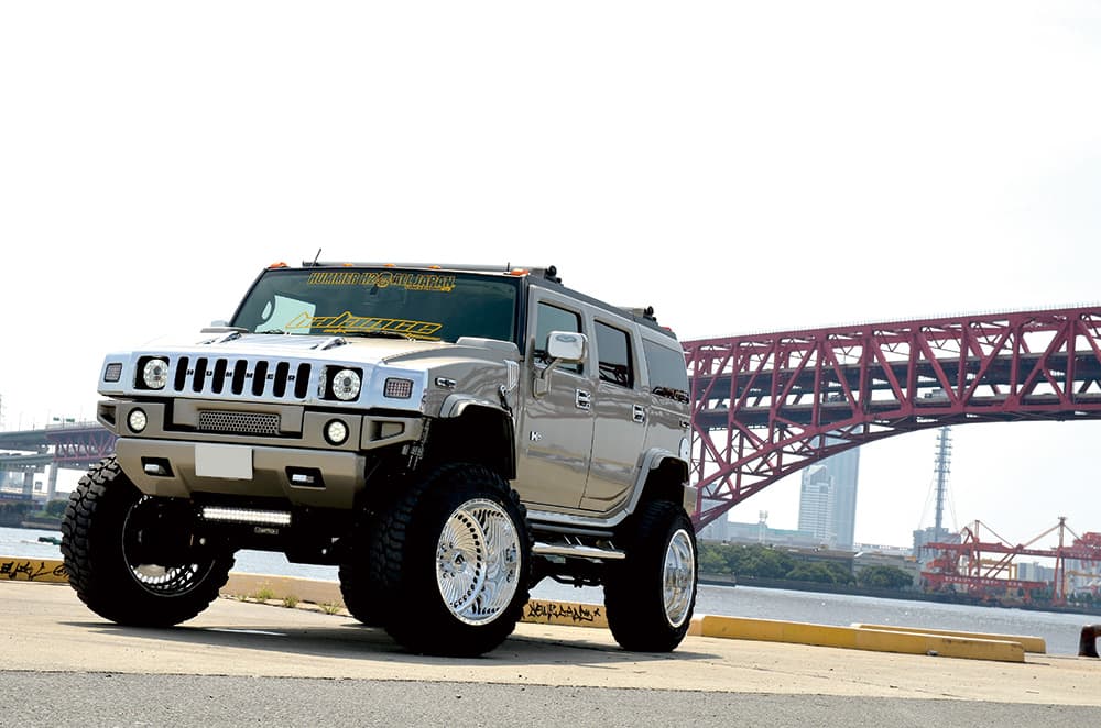 DIYで仕上げたハイリフトのハマーH2に14.0Jの刺激的なボトムスで攻める