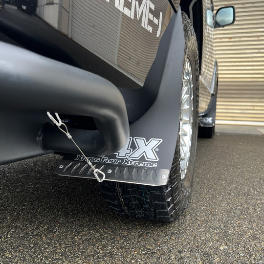 新型デリカD5専用】マッドフラップ［BLACK］＆［RED］ 商品詳細