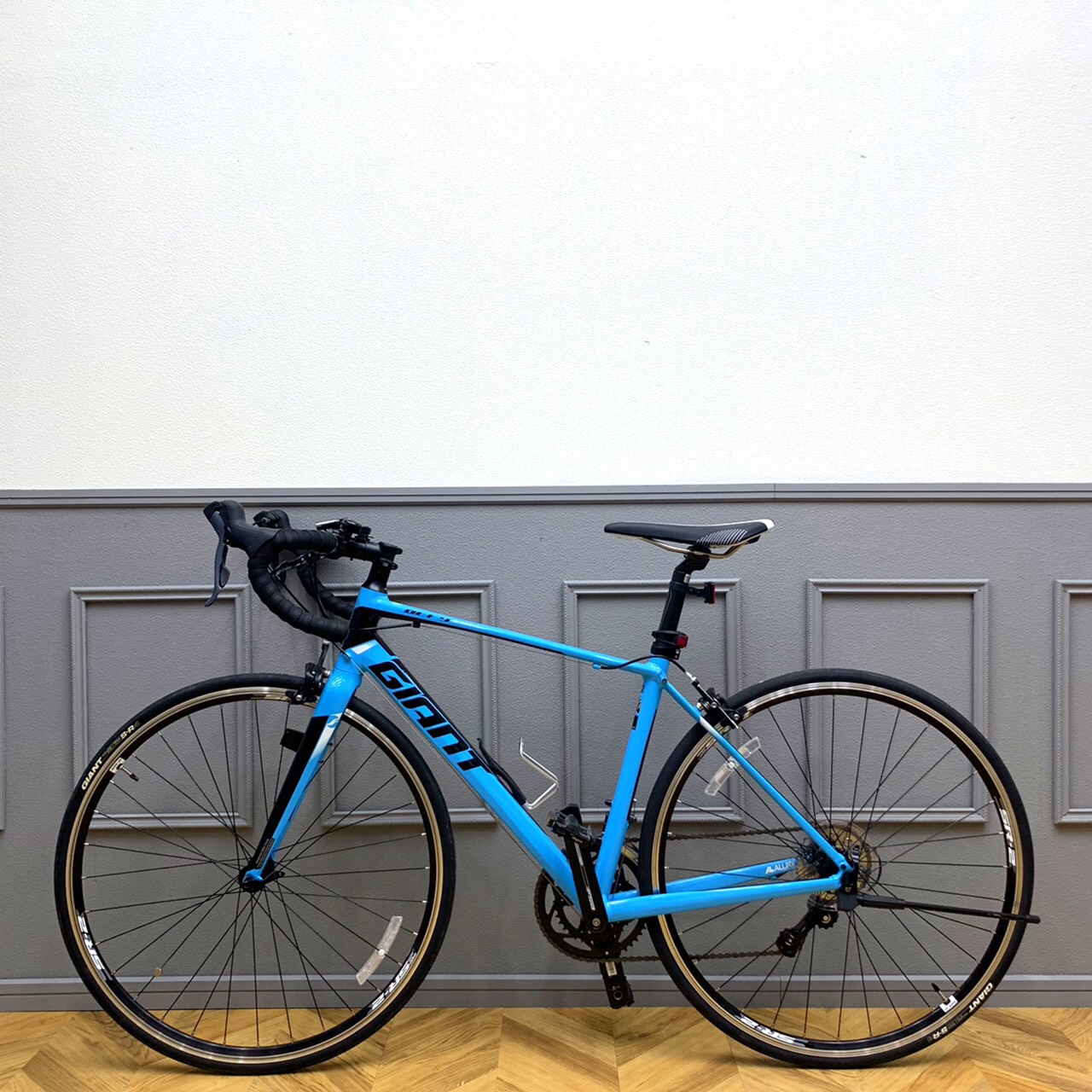 GIANT ロードバイク DEFY4 2016年モデル | サークルワン商品情報-八木店