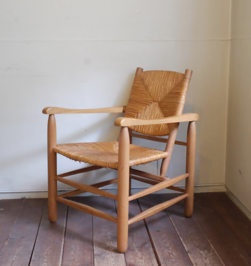 シャルロット・ペリアンのアームチェア | soup / clozzet