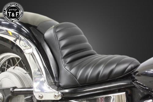 有限会社ガレージT&F / ドラッグスター400 シングルシート(タックロール)