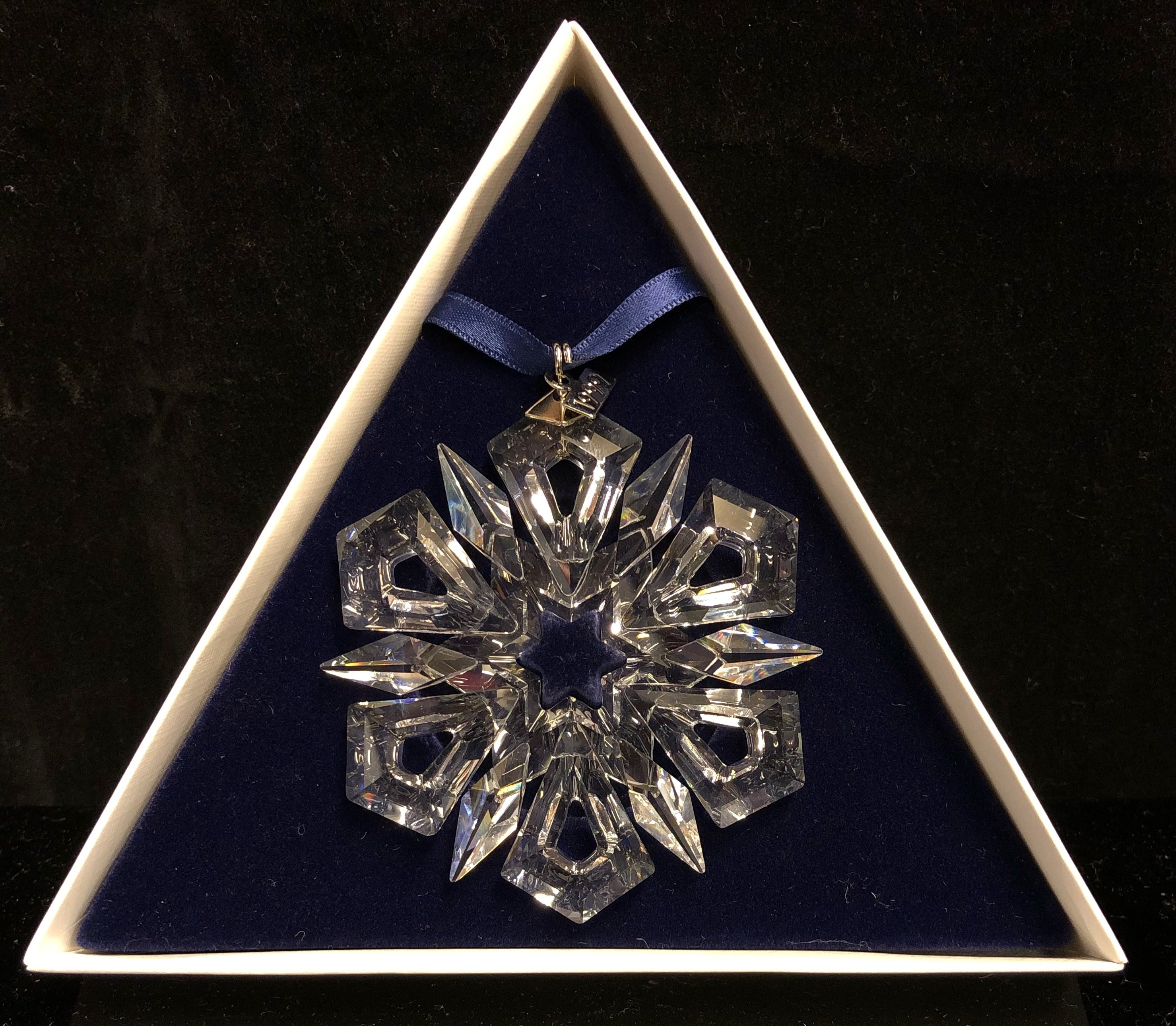 Swarovski 1999 Christmas Ornament – Hannasofblowingrock