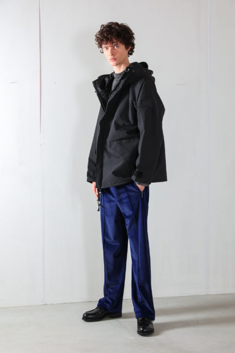 本格アウトドアギア以上のスペックで3シーズン着用可能な機能性！全色