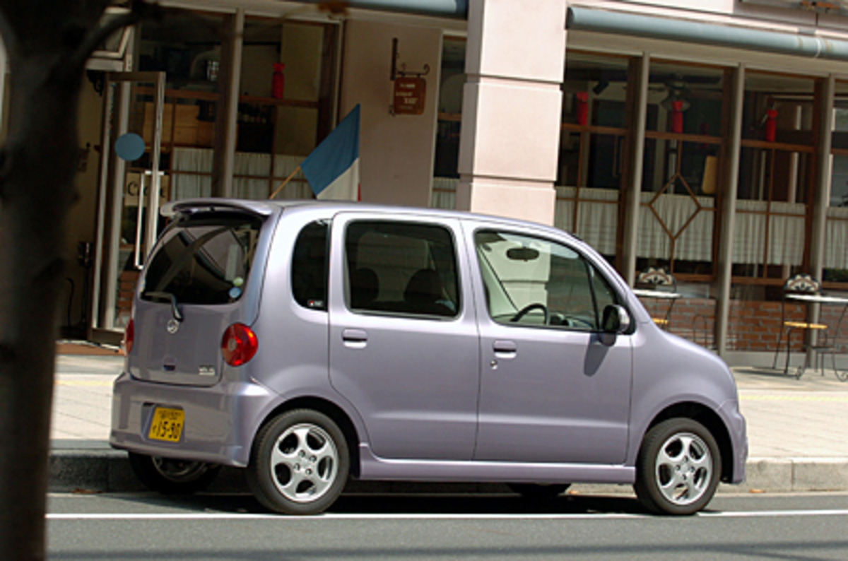 ダイハツ・ムーヴラテ Xリミテッド（FF/4AT）【試乗記】 男のことも