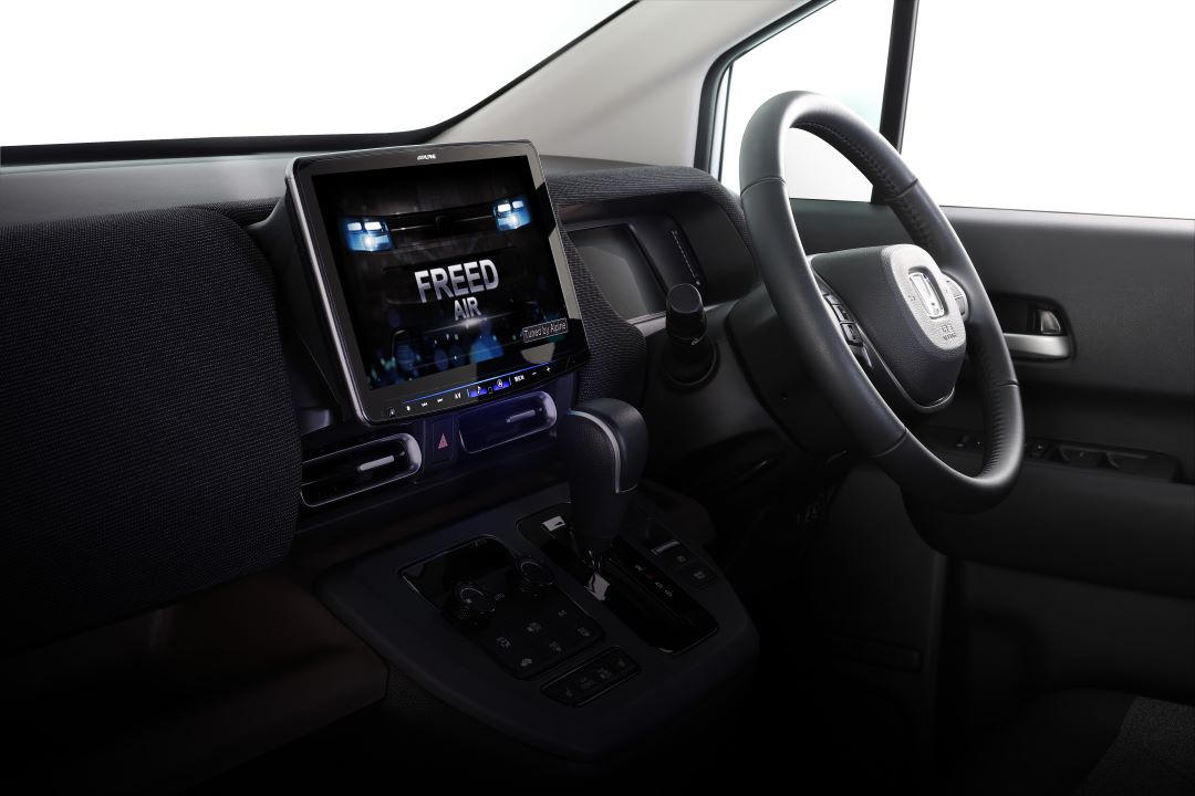 新型フリード専用大画面カーナビ＆ディスプレイオーディオ登場