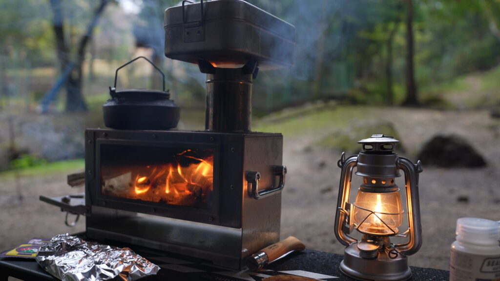 おすすめ】ソロキャンプ向けコンパクトな薪ストーブ12選をプロが厳選