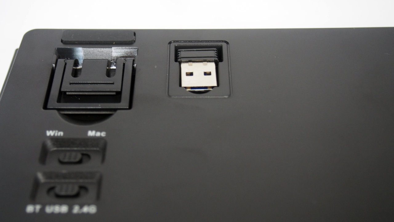 AJAZZ AK820 PROをレビュー：コトコト系メカニカルキーボード