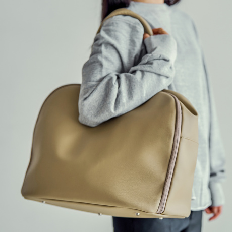 ボストンバッグ／30L》ガバッと開いて、小旅行や出張の荷物をたっぷり