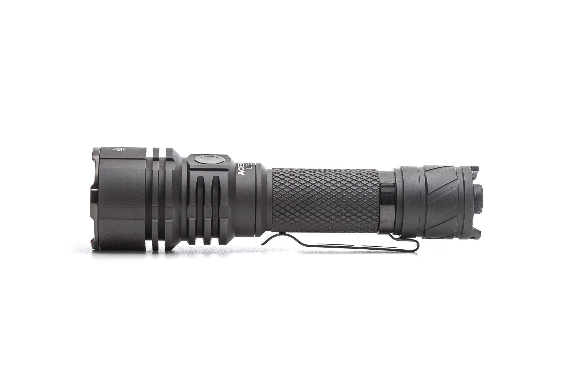 Acebeam L16 V2 review | Tactical light with 2,200 lm | 1Lumen