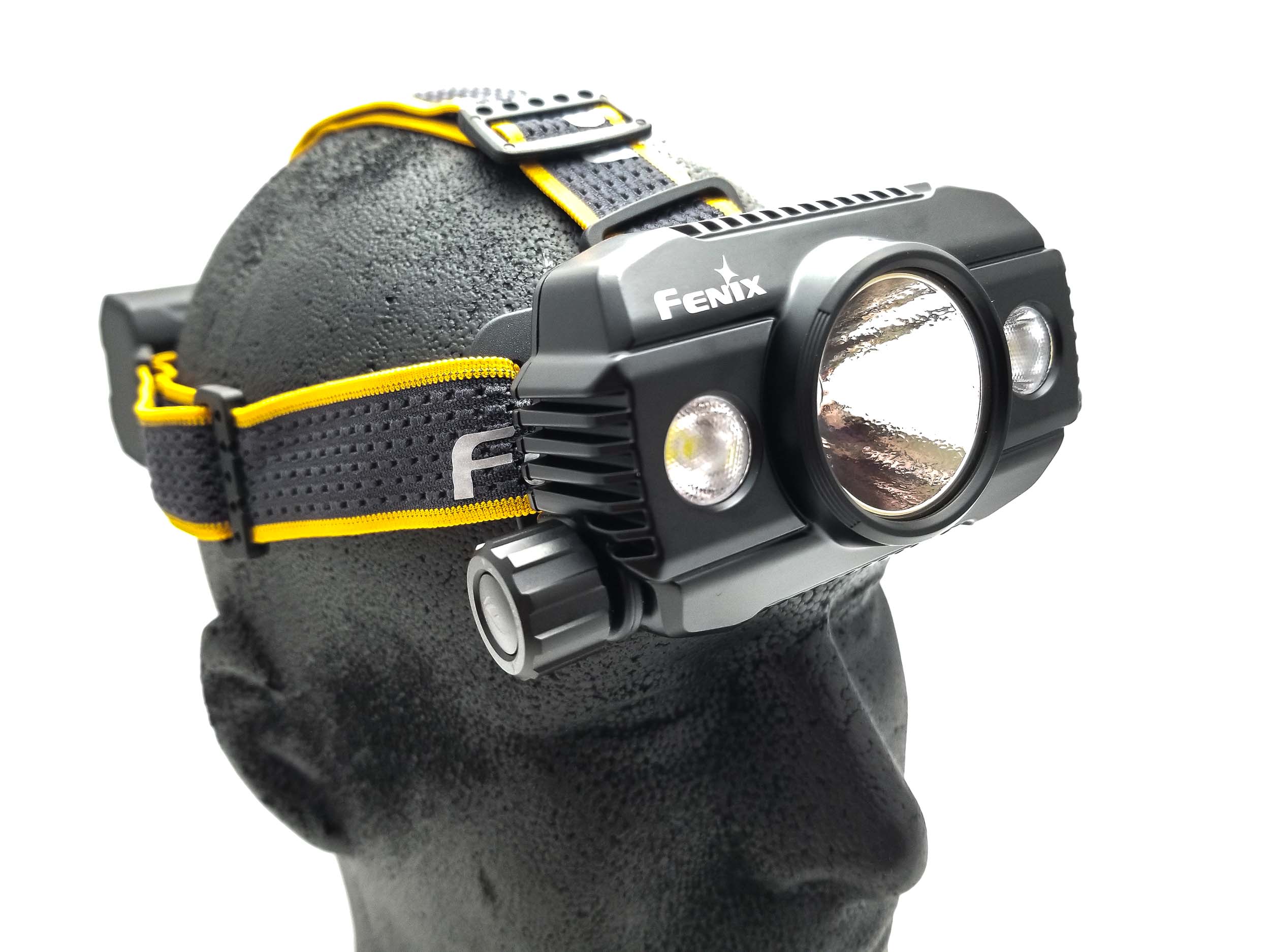 Fenix HP30R V2 review | headlamp with 3,000 lumens | 1Lumen