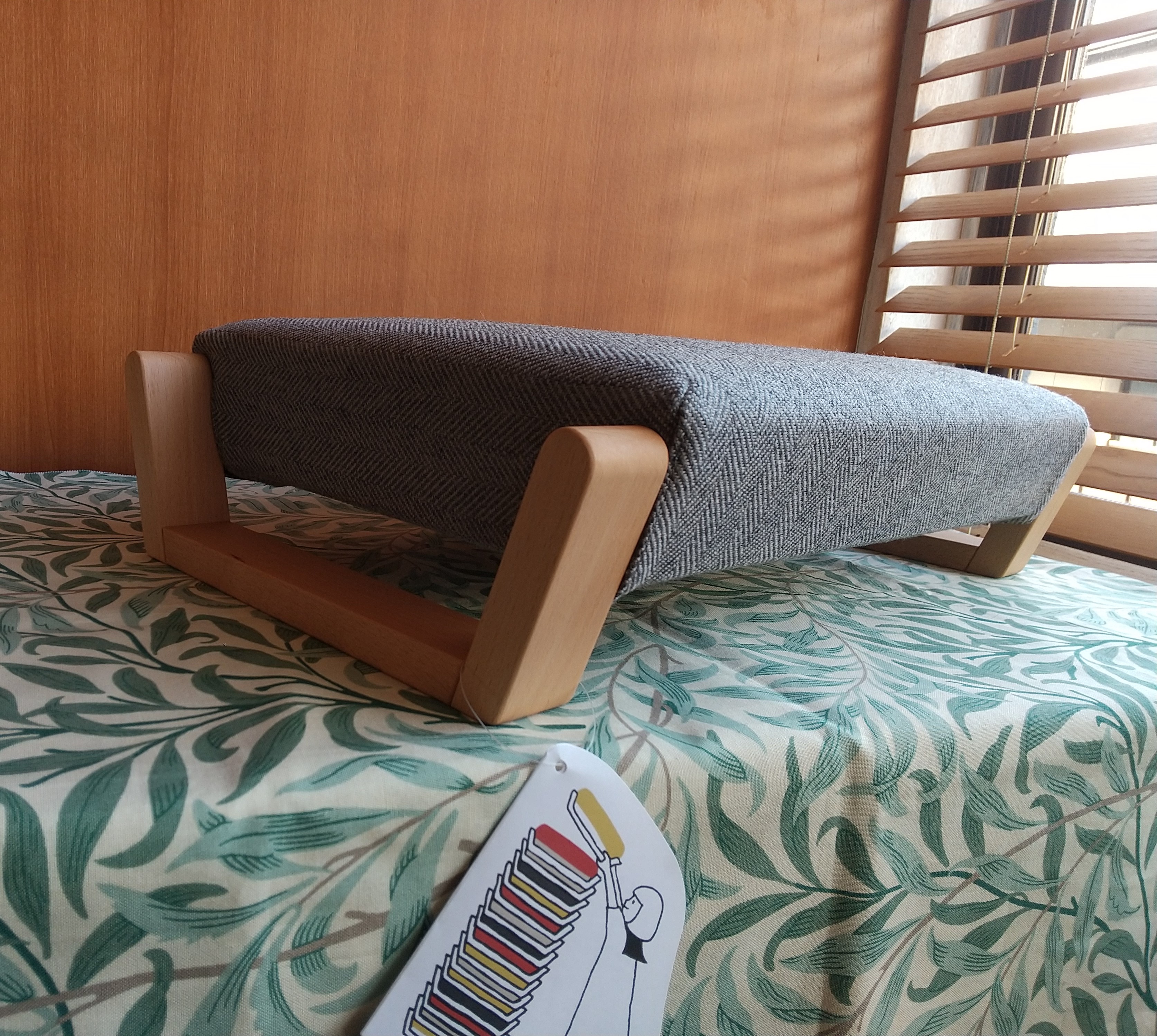 園田椅子製作所さまの座椅子、Zagaku 01 ご注文分を店頭にてお渡ししま