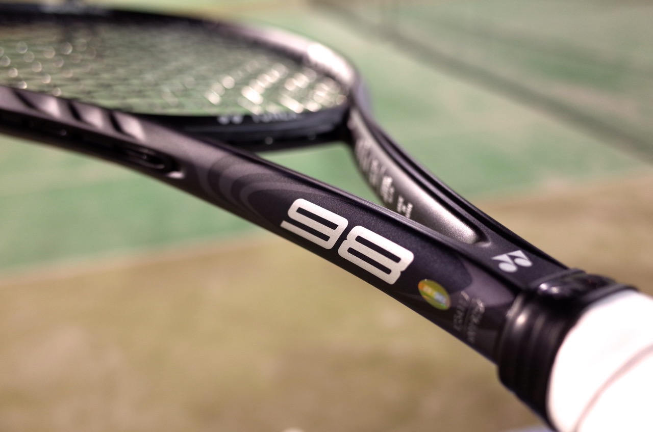 ヨネックス ブイコア98(VCORE98) ギャラクシーブラック × ポリ