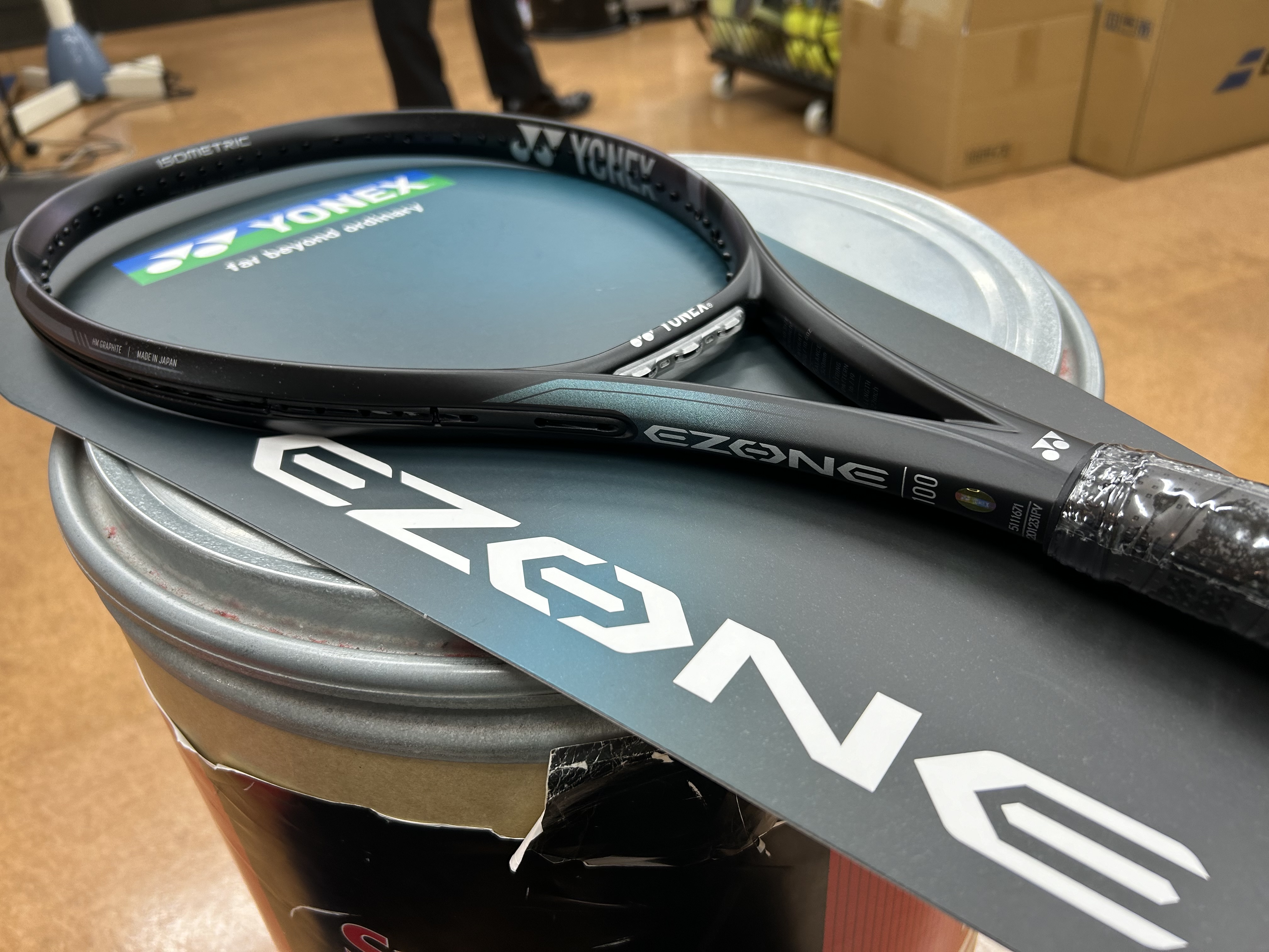 YONEX】新色アクアナイトブラックのEZONEでストリング6機種比較