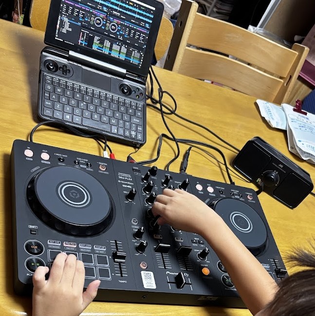 ポータブルDJシステム「FJ1」簡易マニュアルその1「曲を再生しよう」