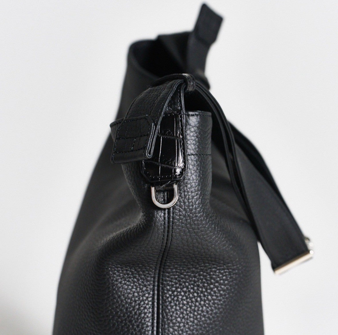 THE BAR 完全別注】アジャスタブルショルダーバッグ「Touch」