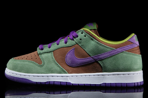 nikedunklowveneer_grande.jpg?v