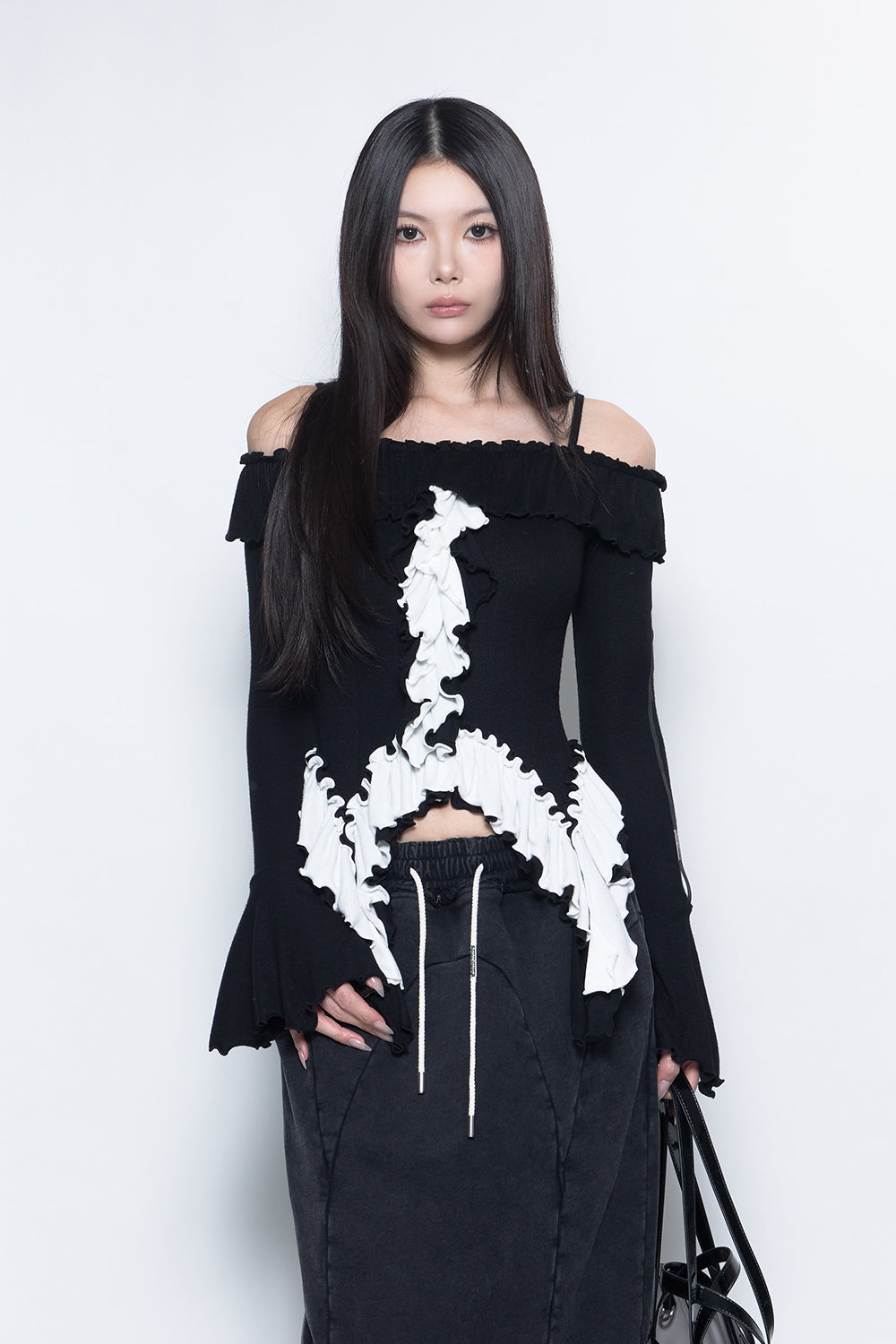 THEREDTHREAD / ザレッドスレッド】S ruffle trim tops