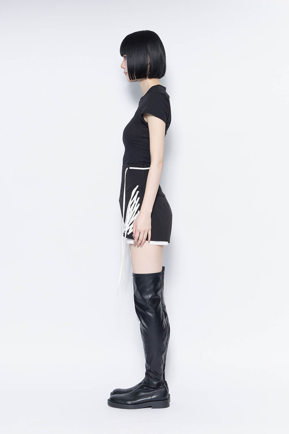 THEREDTHREAD / ザレッドスレッド】S lace up shorts