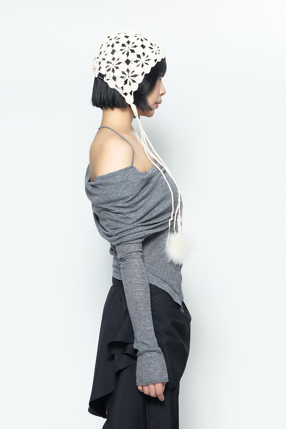 THEREDTHREAD / ザレッドスレッド】S strap off shoulder tops